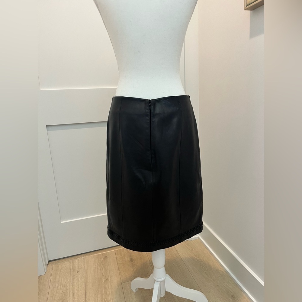 Vintage Casual Corner Black Leather Skirt with Braided Leather Embellishment 6 - Picture 5 of 14